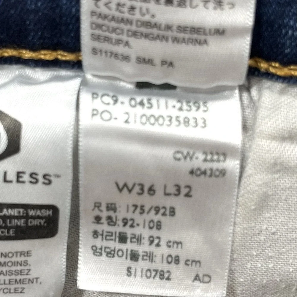 Levis tag size